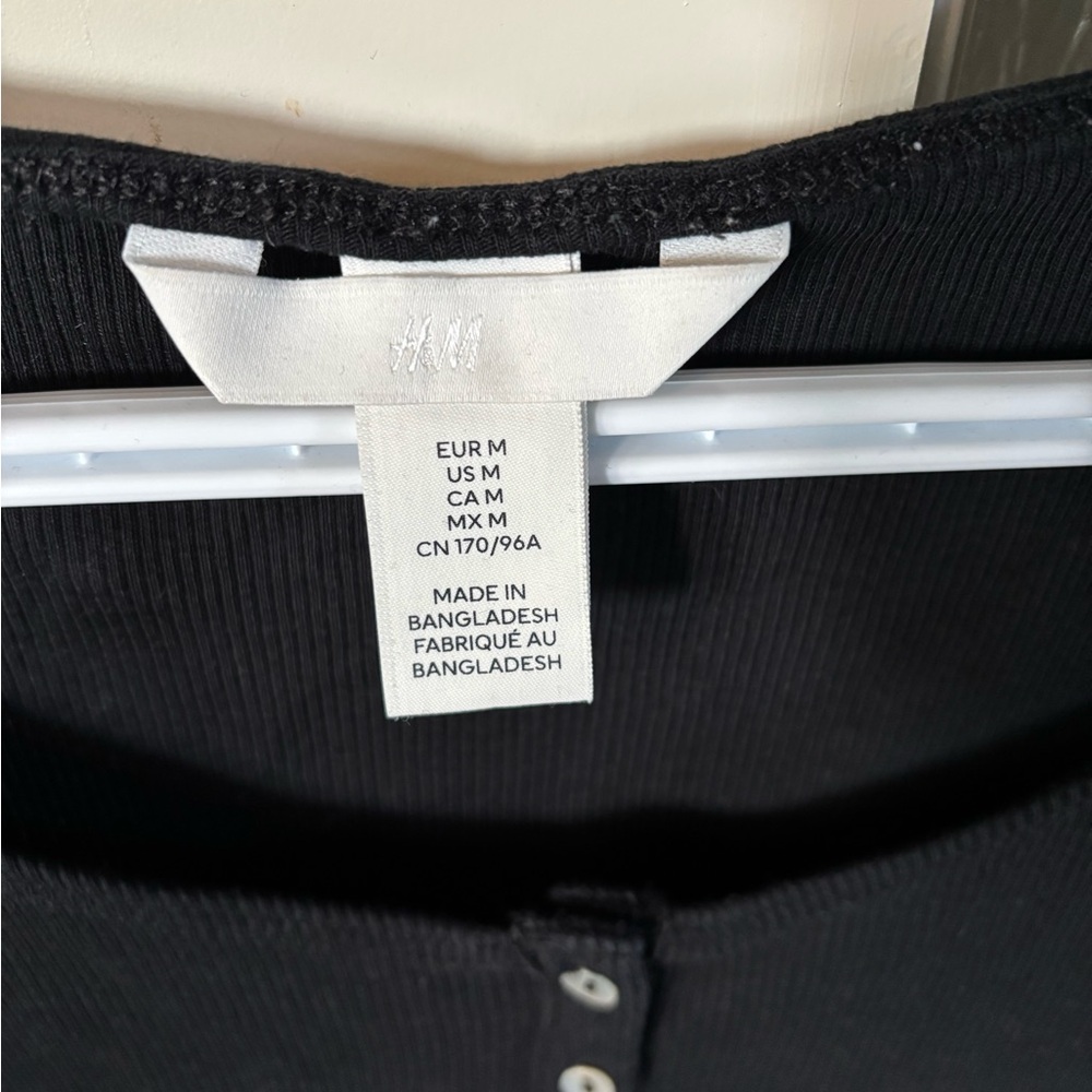 H&M Black Ribbed Button-Front Top - Picture 3 of 3